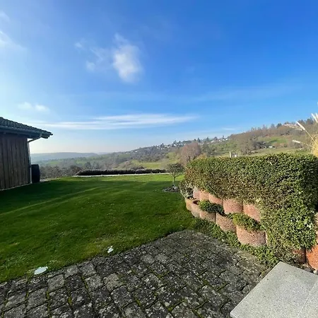 Rheintal-wald-und Weitsicht Apartment *